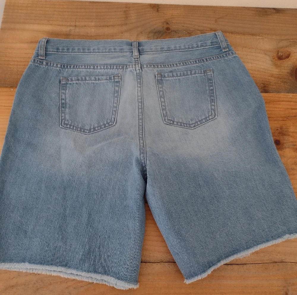 The Children's Place Distressed Midi Mi-Long Shorts NWT Size 16 Peyton Wash